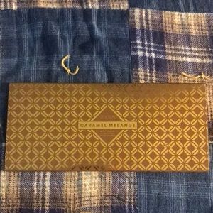 Zoeva- Caramel Melange 10 Pan Eyeshadow Palette.